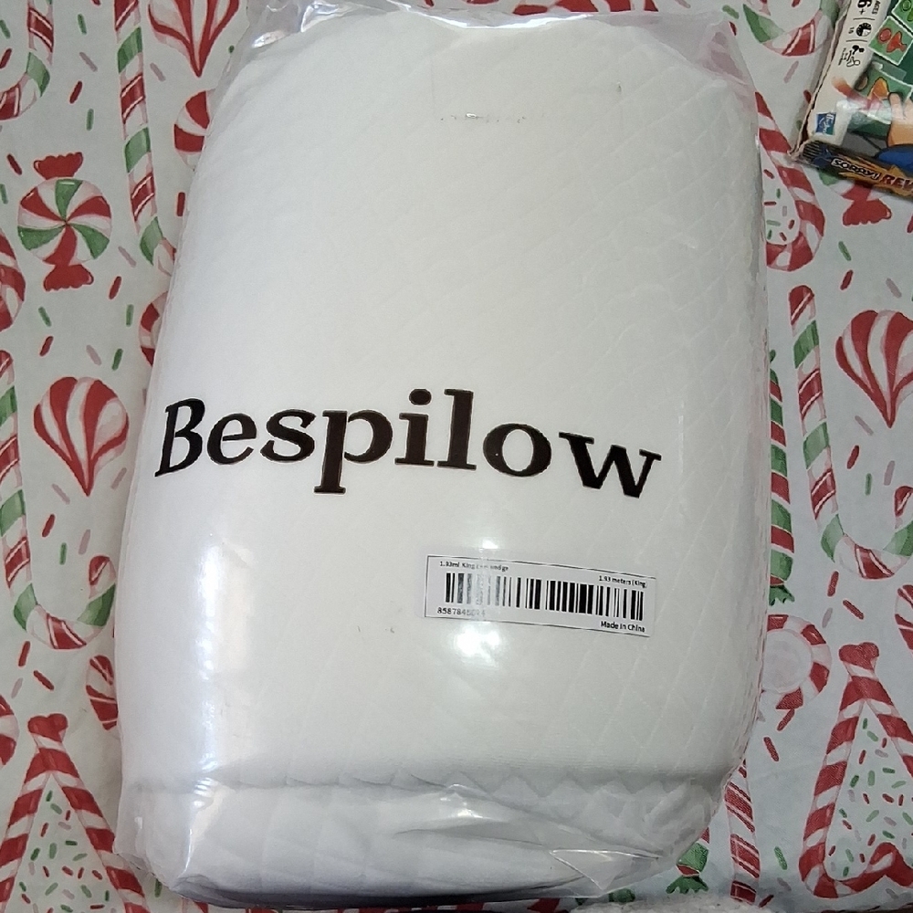 Bespilow White King Wedge Pillow